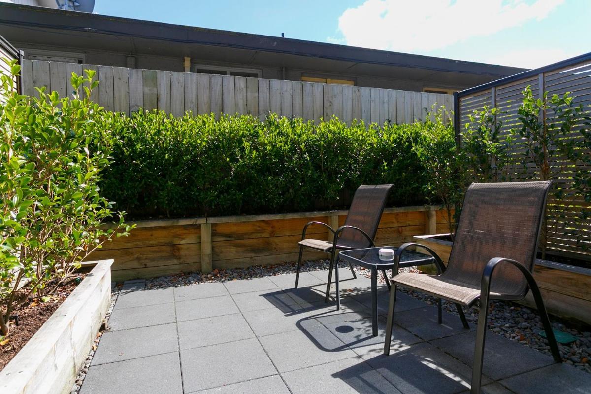 Acacia Lake View Motel Taupo Bagian luar foto